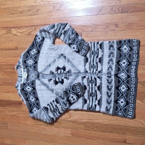 Shrinking Violet, size large, tribal print blue and white - Picture 1 of 5